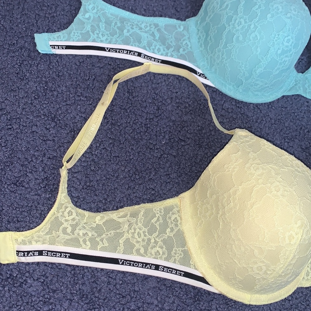 2 Victoria’s Secret bras - Picture 4 of 11